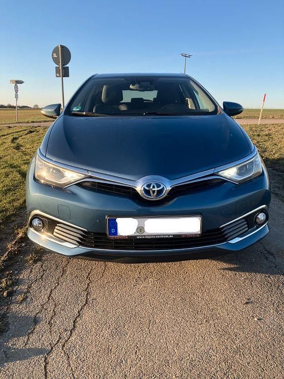 Gebraucht Toyota Auris Hybrid Executive 136 PS (100 kW) 2016 Blau Limousine