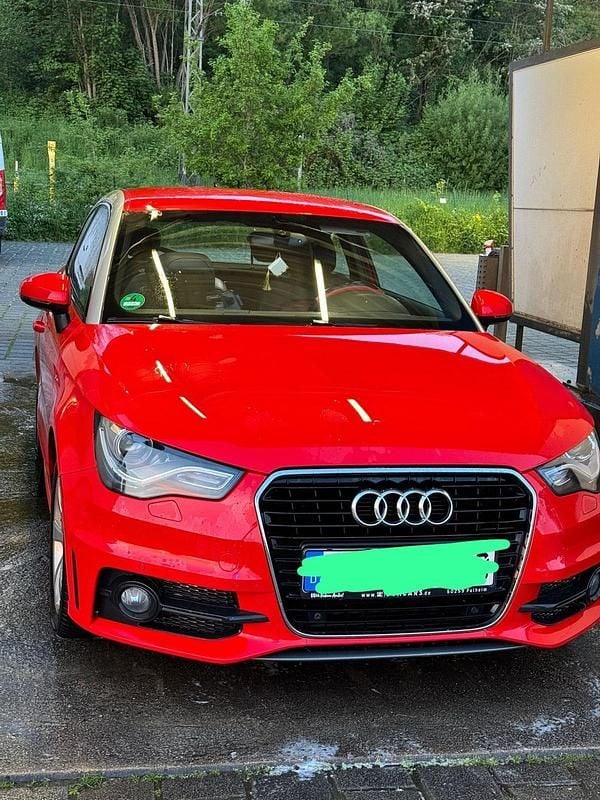 Rot Gebraucht 2011 Audi A1 S-Line Kleinwagen | 9.000 € (Guter Preis) - Bild 1/4