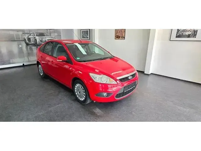 Gebraucht Ford Focus 101 PS (74 kW) 2011 Rot Limousine