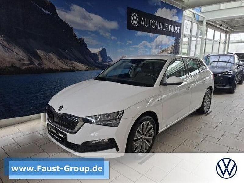 Weiß Gebraucht 2021 Skoda Scala Clever Kleinwagen | 17.650 € (Fairer Preis) - Bild 1/4