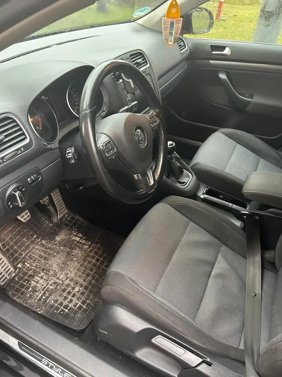 Gebraucht VW Golf VI 105 PS (77 kW) 2011 Grau Kleinwagen