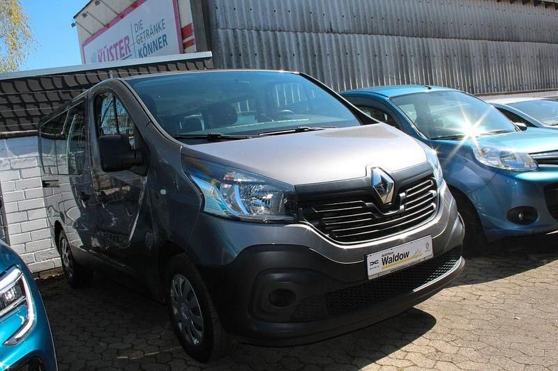 Gebraucht Renault Trafic Expression 125 PS (91 kW) 2017 Grau Van / Kleinbus