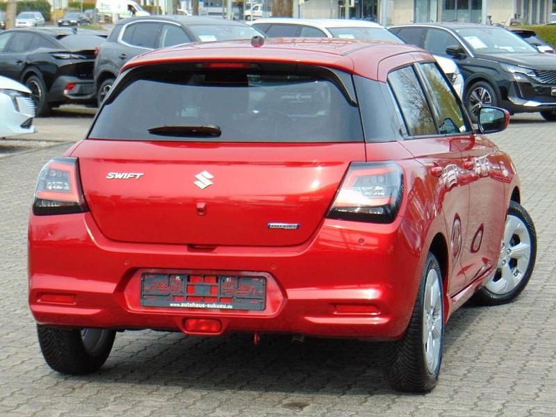 Gebraucht Suzuki Swift Comfort 83 PS (61 kW) 2025 Rot Kleinwagen