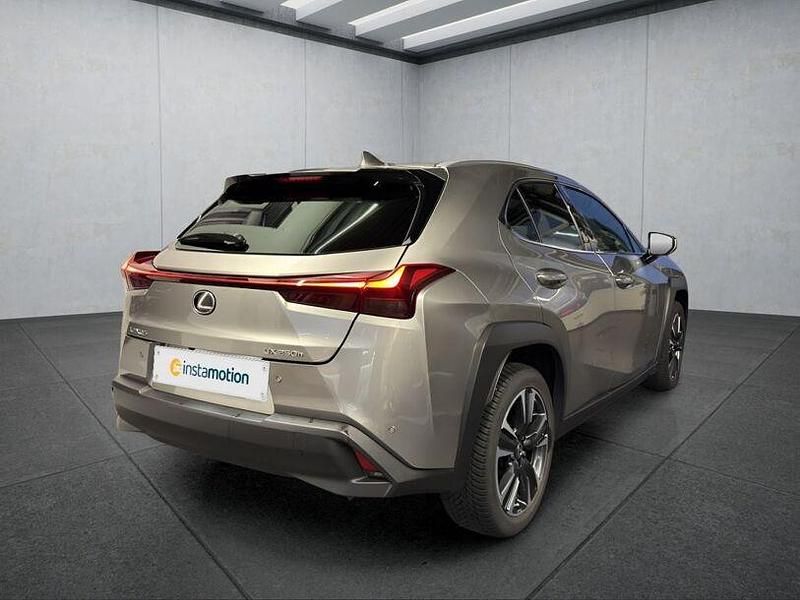 Gebraucht Lexus UX 184 PS (135 kW) 2023 Silber SUV