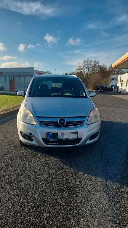 Silber Gebraucht 2008 Opel Zafira Selection Van / Kleinbus | 700 € (Superpreis) - Bild 1/4