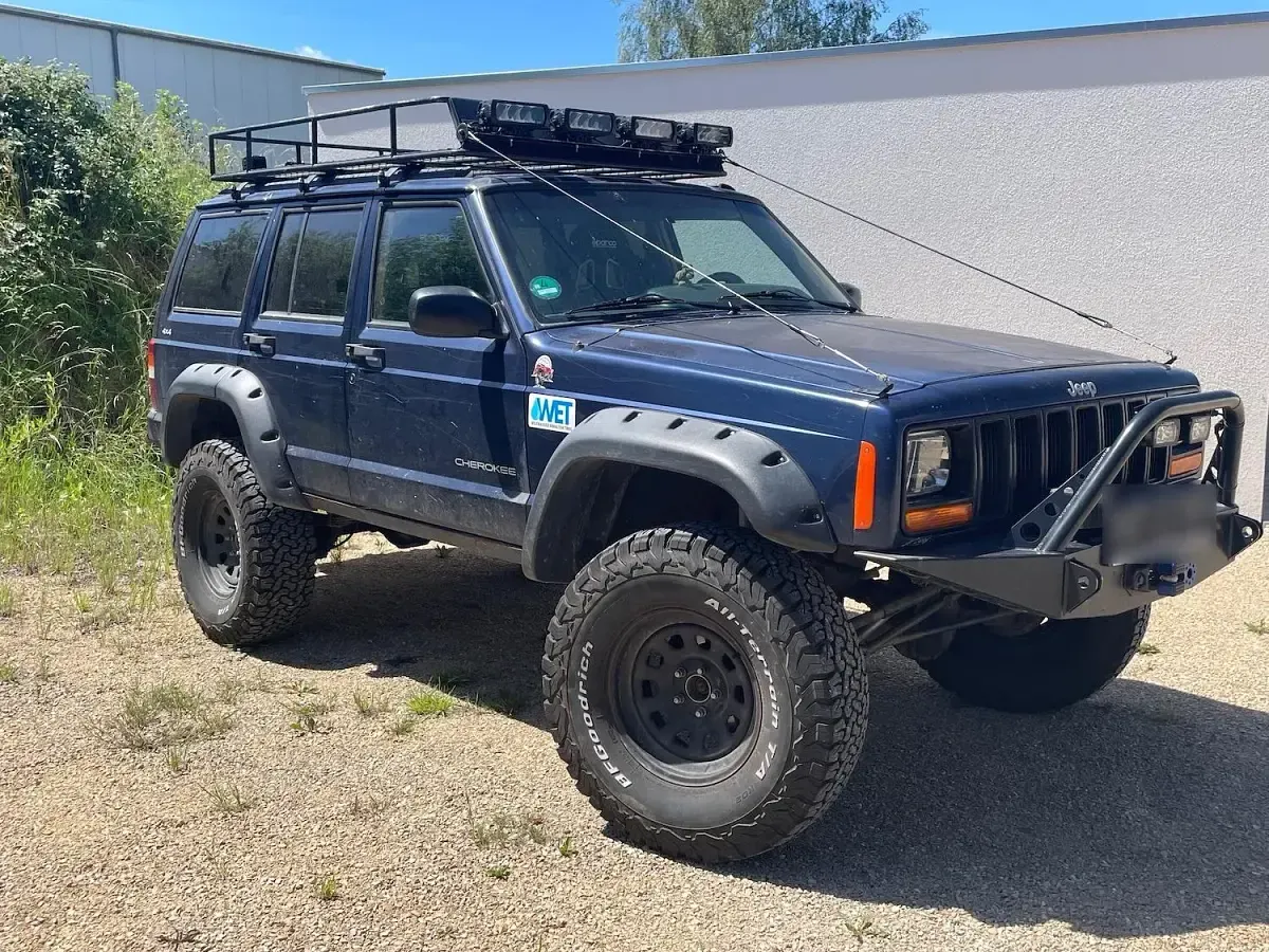 Gebraucht Jeep Cherokee 184 PS (135 kW) 1999 Blau SUV