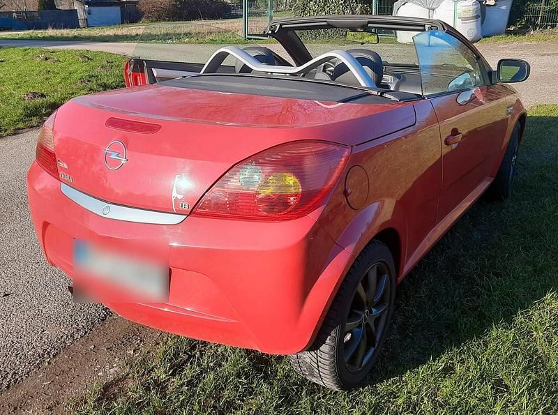 Gebraucht Opel Tigra 125 PS (91 kW) 2007 Rot Cabrio