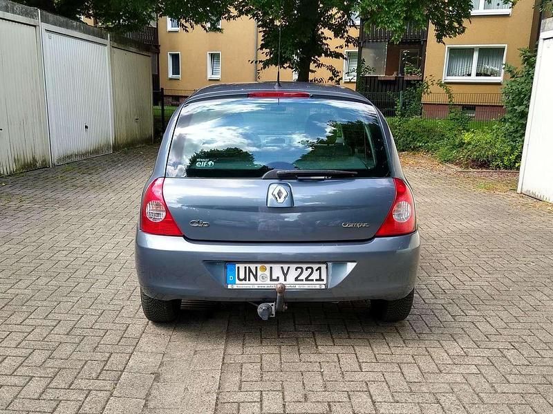 Gebraucht Renault Clio II Authentique 58 PS (42 kW) 2010 Blau Limousine