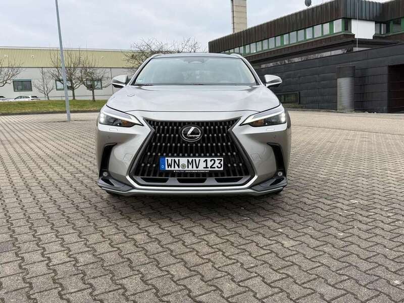 Silber Gebraucht 2023 Lexus NX350h Executive Line SUV | 49.000 € (Superpreis) - Bild 1/4