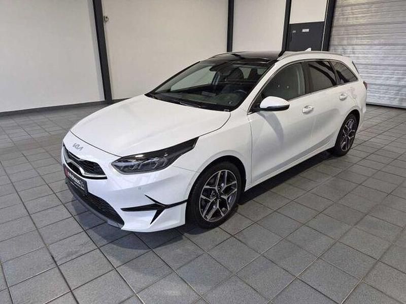 Gebraucht Kia Ceed Platinum 160 PS (117 kW) 2023 Weiß Kleinwagen