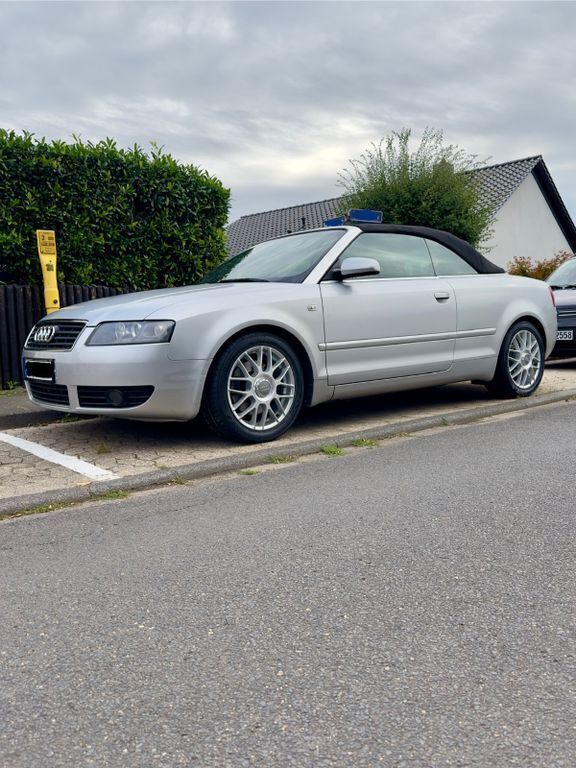 Silber Gebraucht 2004 Audi A4 Cabriolet Cabrio | 5.200 € (Fairer Preis) - Bild 1/4