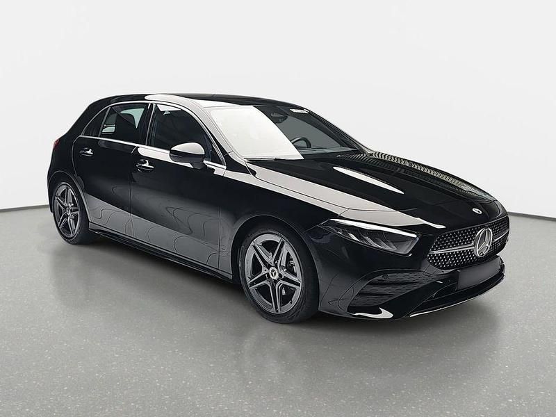 Gebraucht Mercedes A180 AMG line 136 PS (100 kW) 2025 Schwarz Limousine