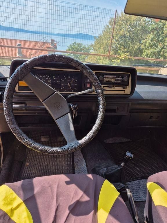 Gebraucht VW Golf I 60 PS (44 kW) 1982 Gelb Kleinwagen