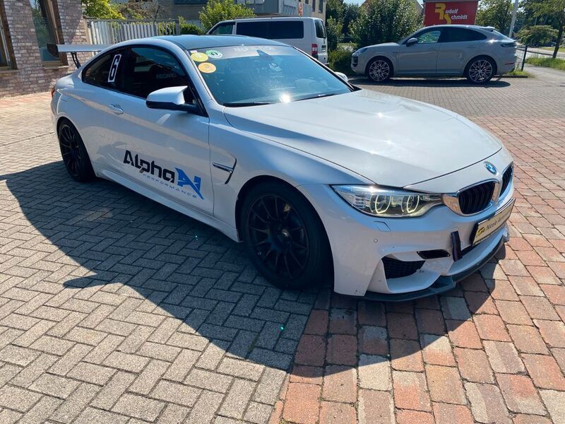 Weiß Gebraucht 2017 BMW M4 Basis Coupé | 60.950 € - Bild 1/4