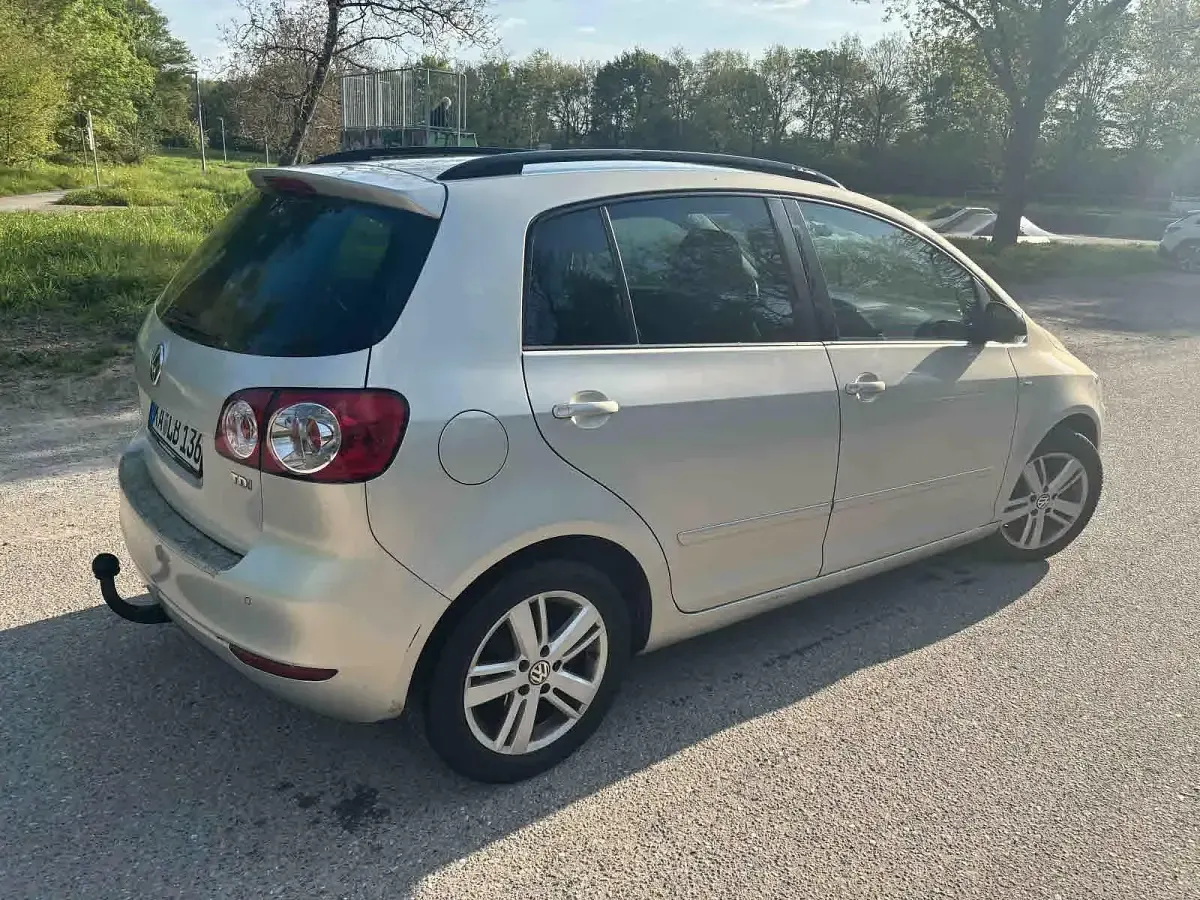Używany VW Golf Plus Cross Match 105 KM (77 kW) 2012 Srebrny Minivan