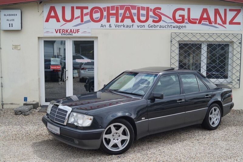 Gebraucht Mercedes E500 326 PS (239 kW) 1993 Schwarz Limousine