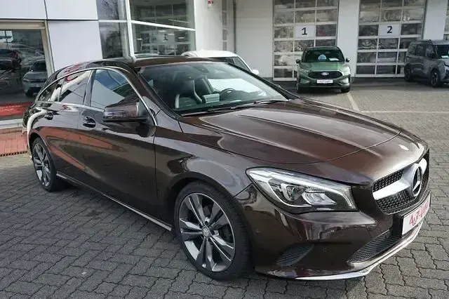 Gebraucht Mercedes CLA180 122 PS (89 kW) 2016 Braun Limousine