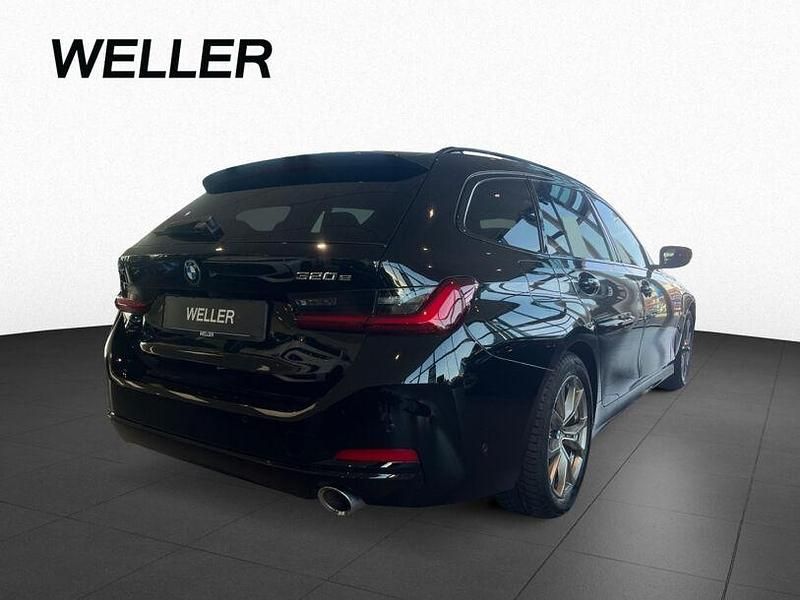Gebraucht BMW 320e Shadowline 204 PS (150 kW) 2022 Schwarz ii (schwarz) Kombi