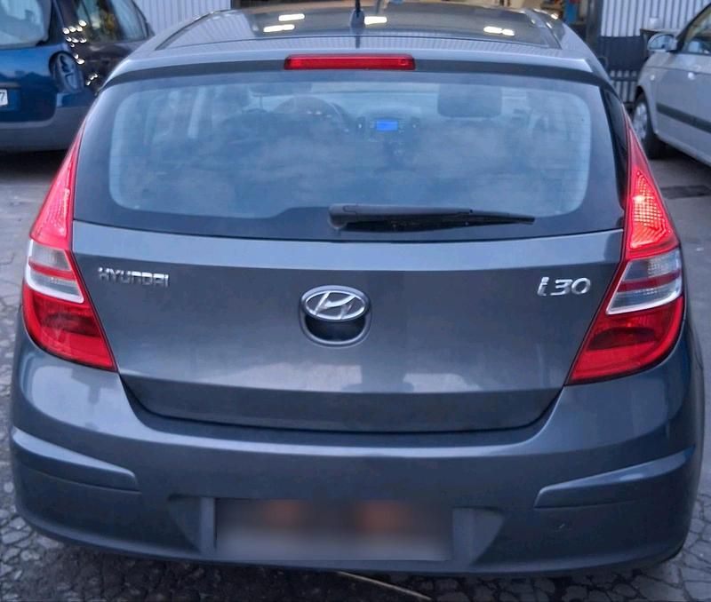 Gebraucht Hyundai i30 109 PS (80 kW) 2008 Grau Kombi