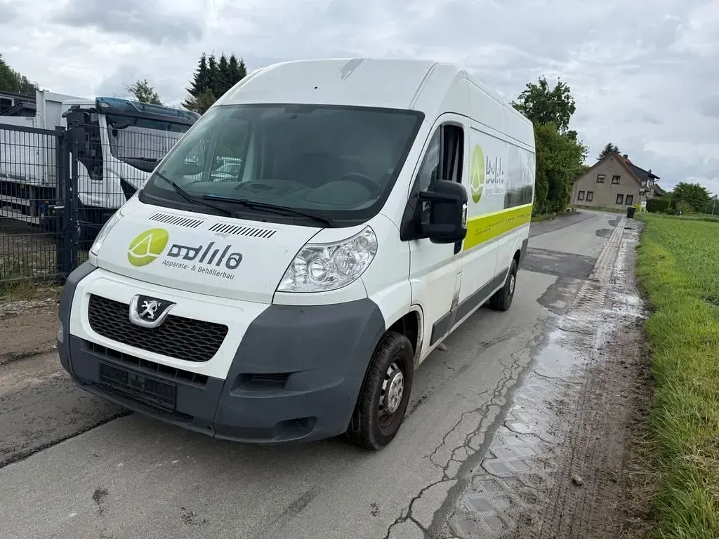 Gebraucht Peugeot Boxer 120 PS (88 kW) 2010 Weiß Van