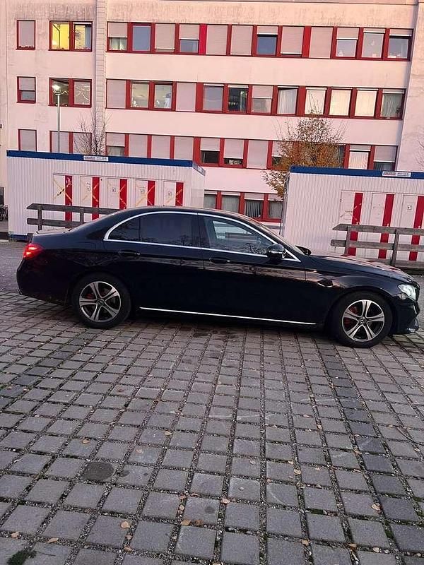 Gebraucht Mercedes E200 Classic 184 PS (135 kW) 2018 Limousine