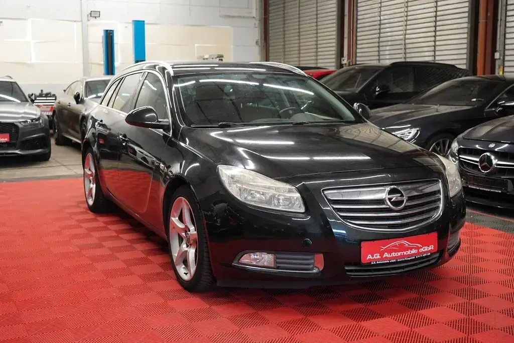 Gebraucht Opel Insignia Sport 160 PS (117 kW) 2012 Schwarz Kombi