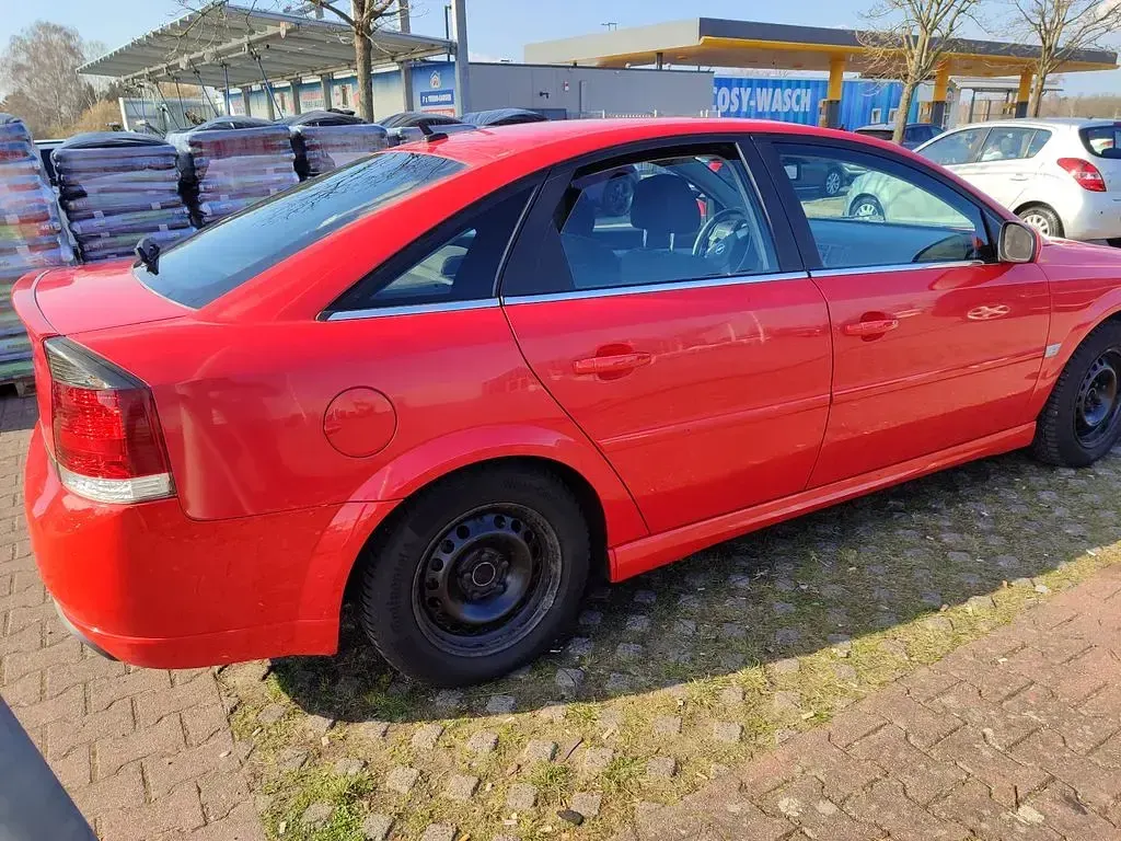 Używany Opel Vectra GTS 122 KM (89 kW) 2004 Czerwony Sedan/Limuzyna