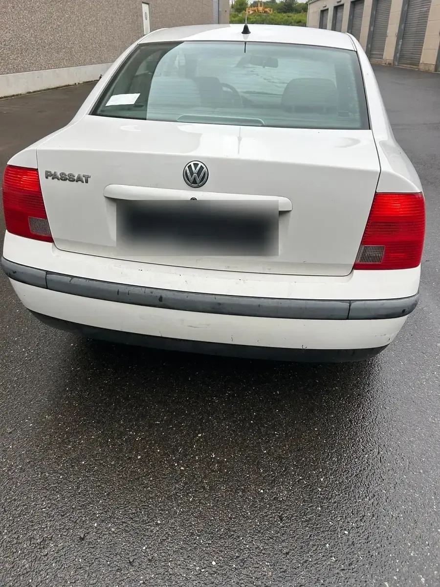Gebraucht VW Passat 100 PS (73 kW) 1997 Weiß Limousine