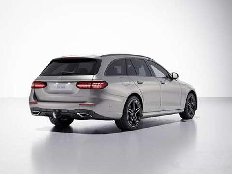 Gebraucht Mercedes E300 AMG 265 PS (194 kW) 2022 Mojavesilber Kombi