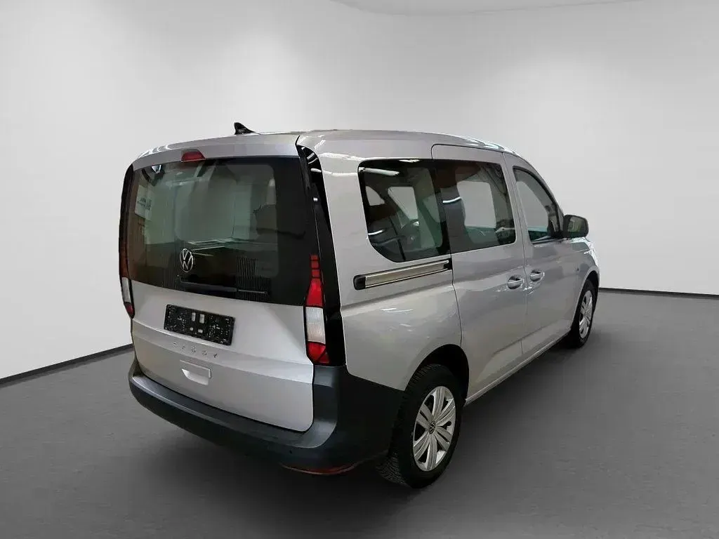 Używany VW Caddy 114 KM (83 kW) 2023 Srebrny Minivan