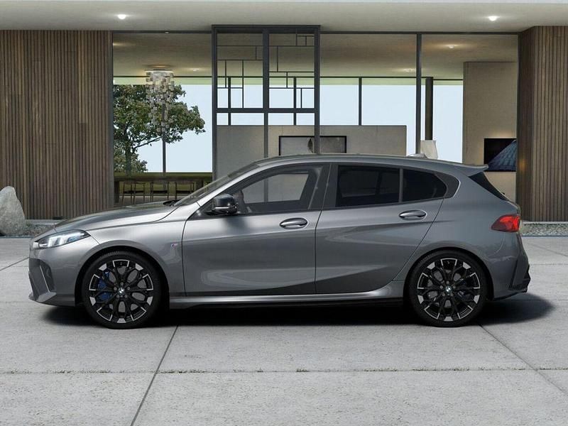 Gebraucht BMW M135 Performance 300 PS (220 kW) 2025 Skyscraper grau (grau) Kleinwagen