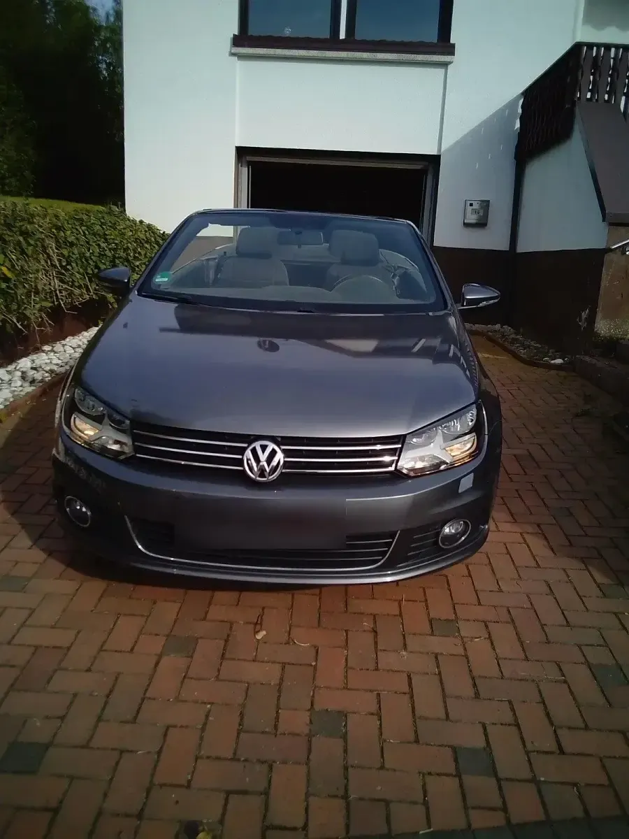 Usata VW Eos 122 CV (89 kW) 2012 Grigio Cabrio