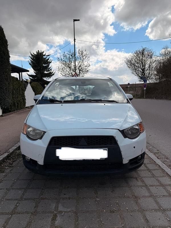 Gebraucht Mitsubishi Colt 75 PS (55 kW) 2010 Weiß Kleinwagen