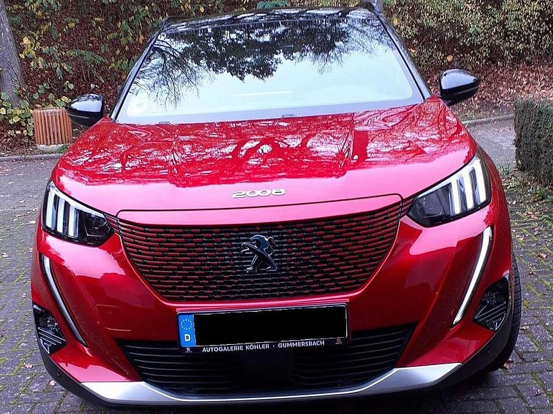 Gebraucht Peugeot e-2008 GT 100 kW (136 PS) 2021 Rot SUV