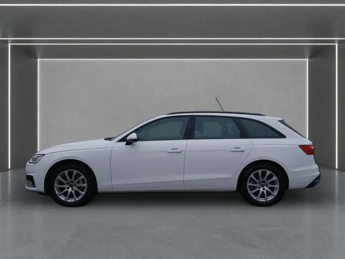 Usata Audi A4 204 CV (150 kW) 2023 Bianco Station wagon