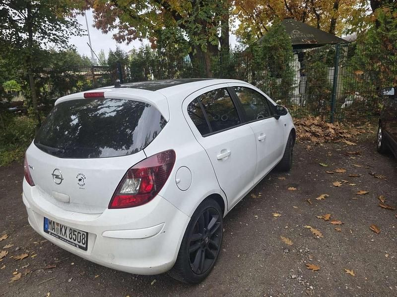 Gebraucht Opel Corsa 80 PS (58 kW) 2010 Kleinwagen