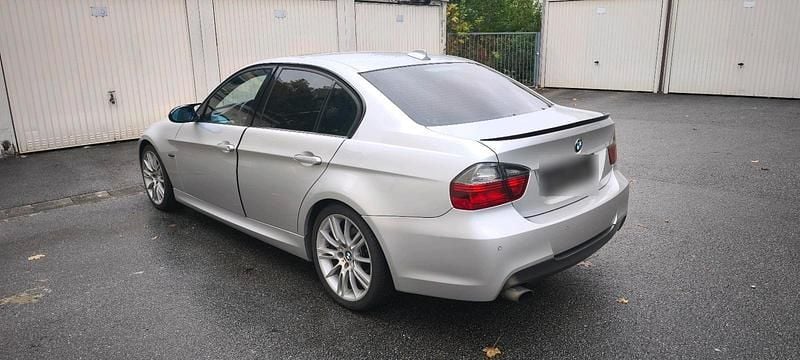 Gebraucht BMW 320 173 PS (127 kW) 2006 Silber Limousine