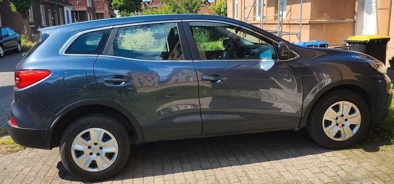Gebraucht Renault Kadjar Life 131 PS (96 kW) 2015 Grau SUV