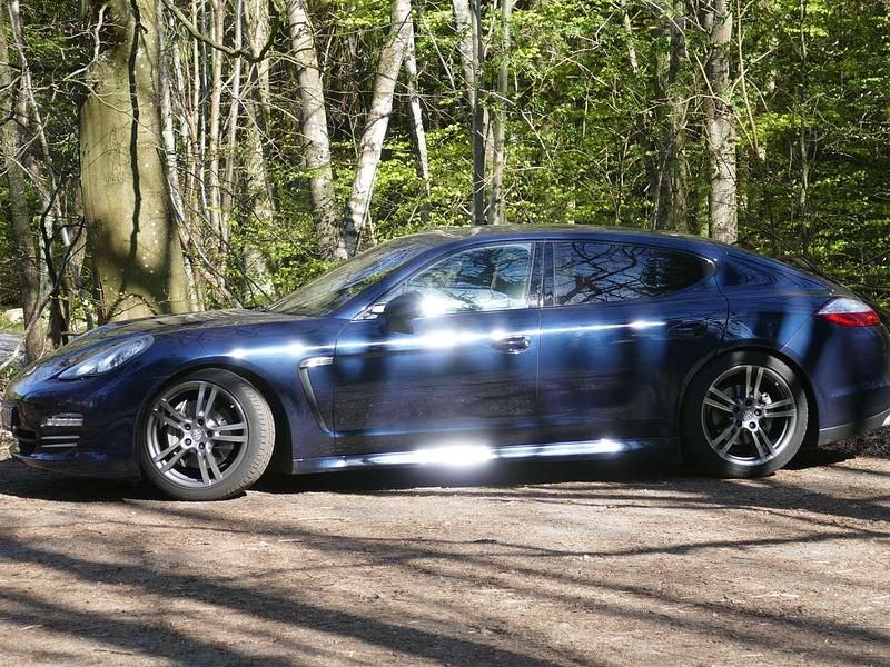 Blau Gebraucht 2011 Porsche Panamera 4S Limousine | 27.500 € (Etwas zu teuer) - Bild 1/4