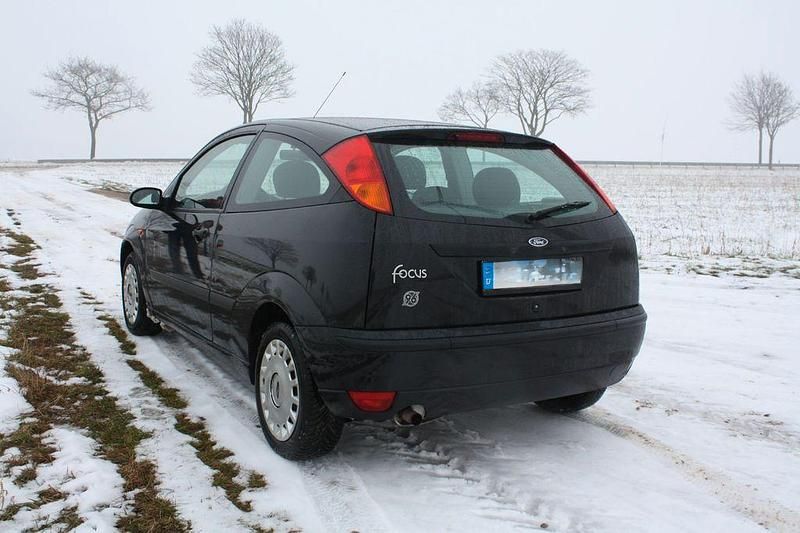 Gebraucht Ford Focus Viva 75 PS (55 kW) 2003 Schwarz Limousine