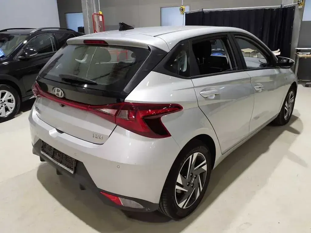 Gebraucht Hyundai i20 101 PS (74 kW) 2022 Silber Kleinwagen