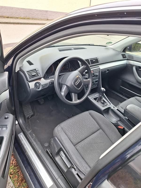 Second-hand Audi A4 116 CP (85 kW) 2006 Berlinǎ