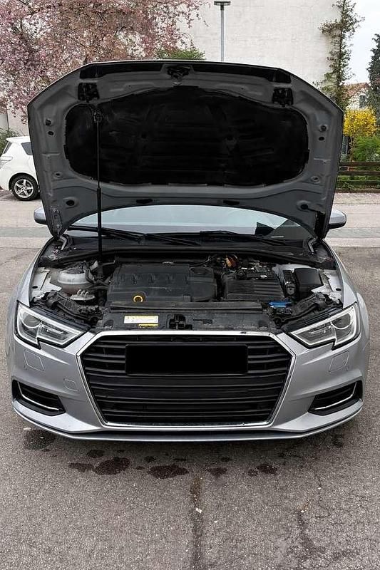 Usata Audi A3 Design 150 CV (110 kW) 2019 Argento Berlina