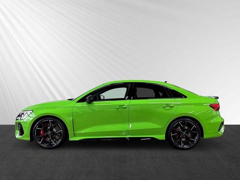 Gebraucht Audi RS3 Ambiente 400 PS (294 kW) 2024 Kyalamigrün (gruen) Limousine