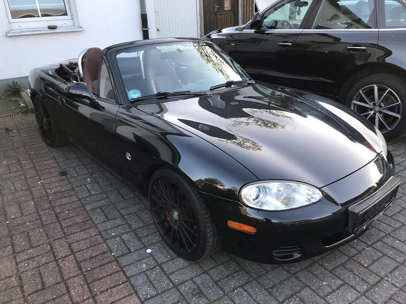 Second-hand Mazda MX5 110 CP (80 kW) 2002 Negru Cabrio