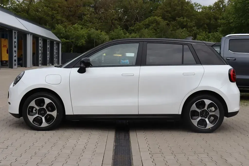 Neu JAC E30X 100 kW (136 PS) 2026 Weiß Kleinwagen