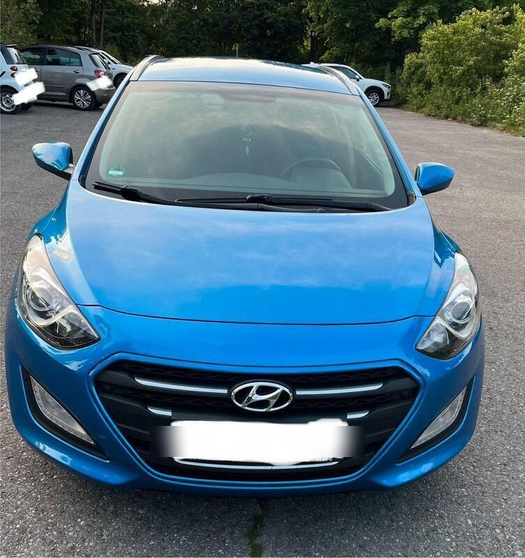 Blau Gebraucht 2016 Hyundai i30 Kombi | 4.900 € (Guter Preis) - Bild 1/4