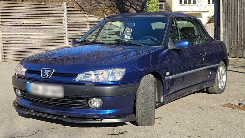 Gebraucht Peugeot 306 Cabriolet 98 PS (72 kW) 2001 Blau Cabrio