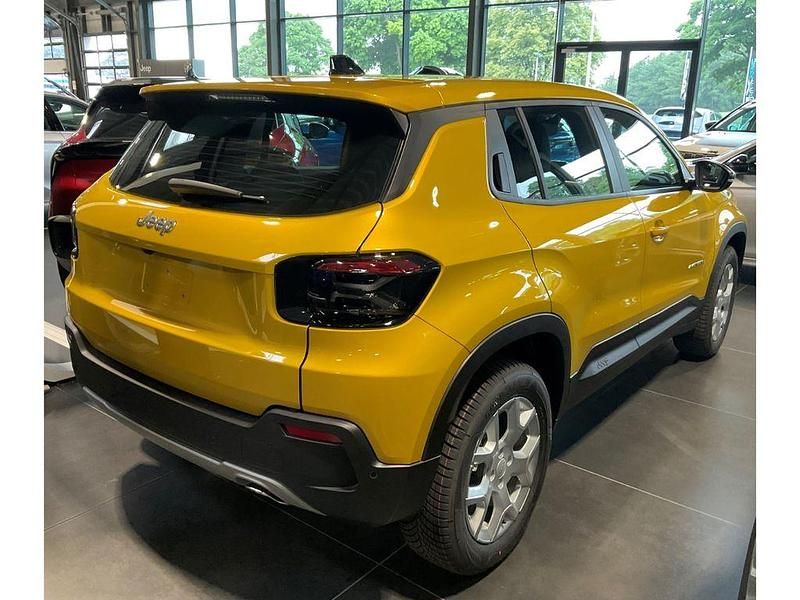 Neu Jeep Avenger Altitude 101 PS (74 kW) 2025 Yellow launch color SUV