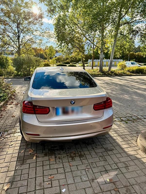 Gebraucht BMW 316 136 PS (100 kW) 2012 Gold Limousine